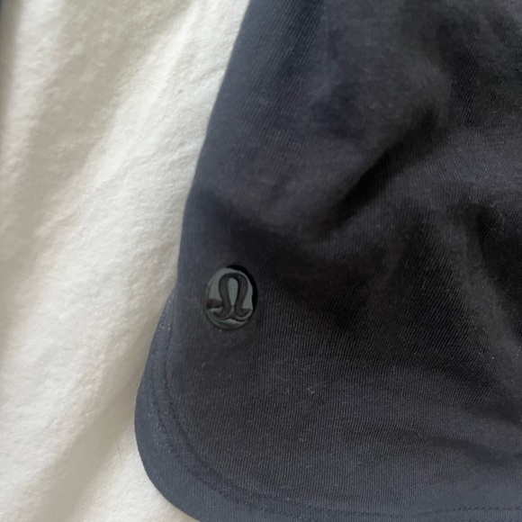 Black Lululemon long selve shirt - Picture 2 of 3